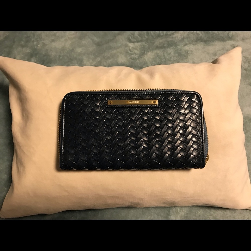 Brahmin Siri Wallet